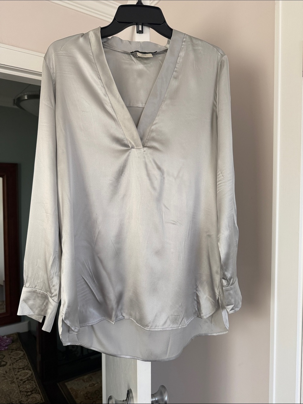 Les Copains Silk Silver Satin Top long sleeve blouse size 40